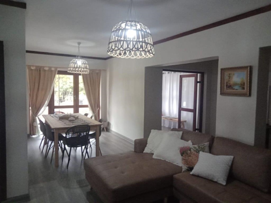 6 Bedroom Property for Sale in Paradise Beach Eastern Cape